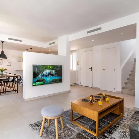 Renovated Penthouse In Naranjos Apartment